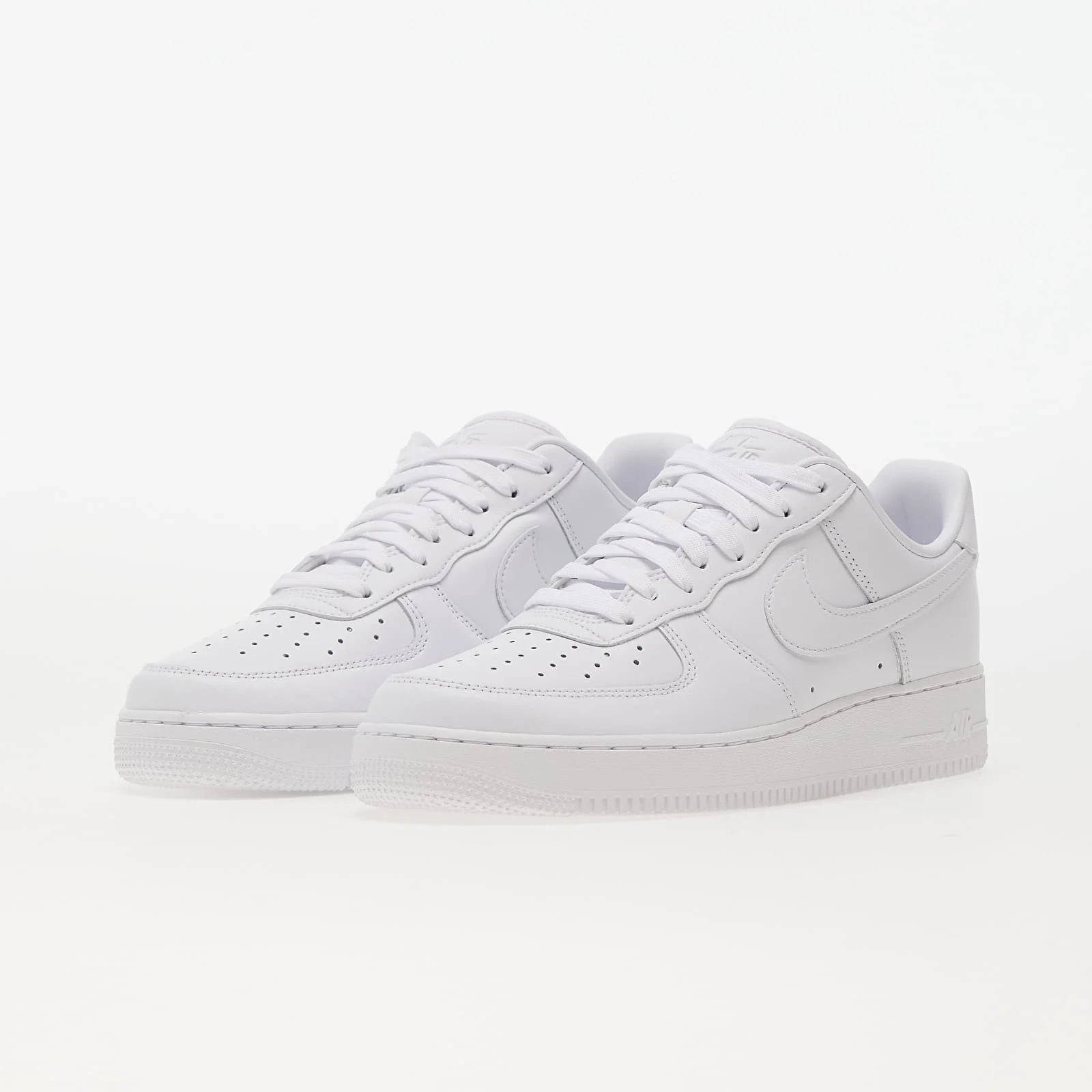 Nike Air Force 1 Triple White