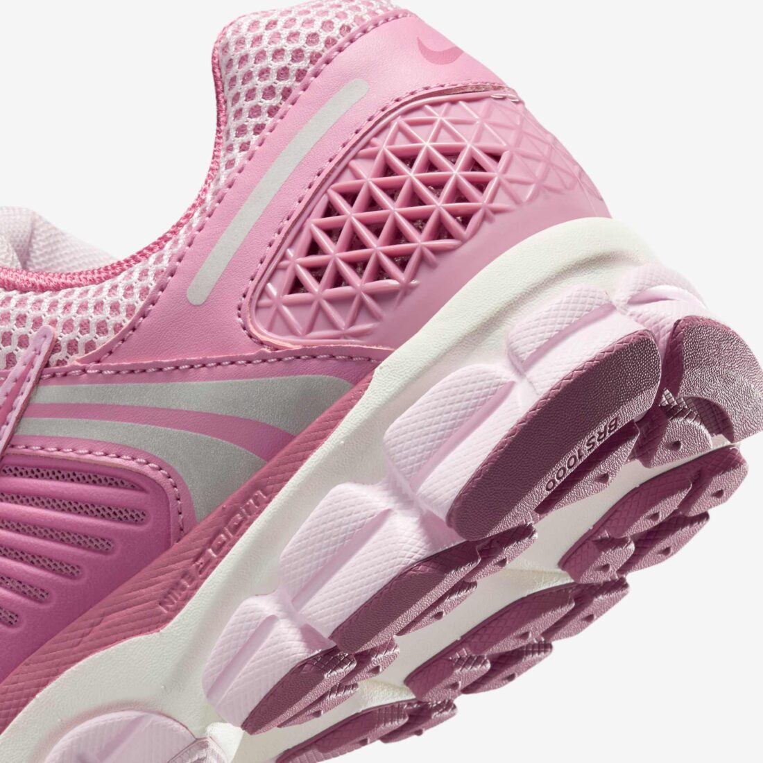 Nike Zoom Vomero 5 WMNS "Elemental Pink"